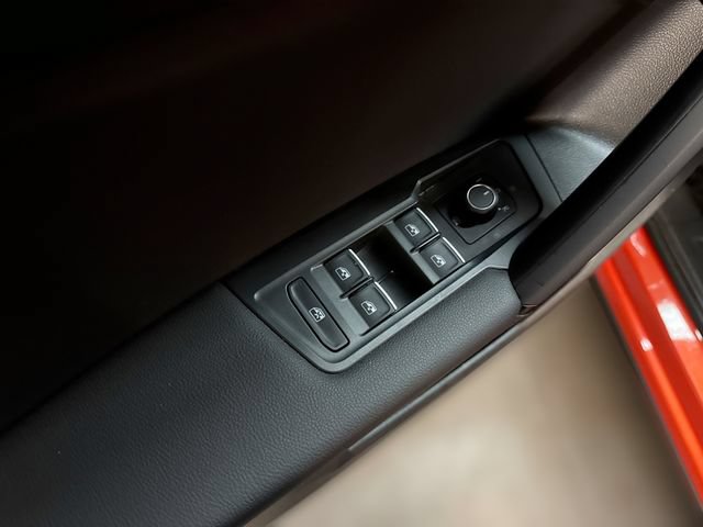 Used 2019 Volkswagen Tiguan SE FWD image 16