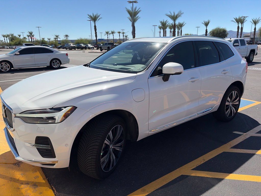 Used 2022 Volvo XC60 T8 Inscription w/ Advanced Package AWD/4WD image 2