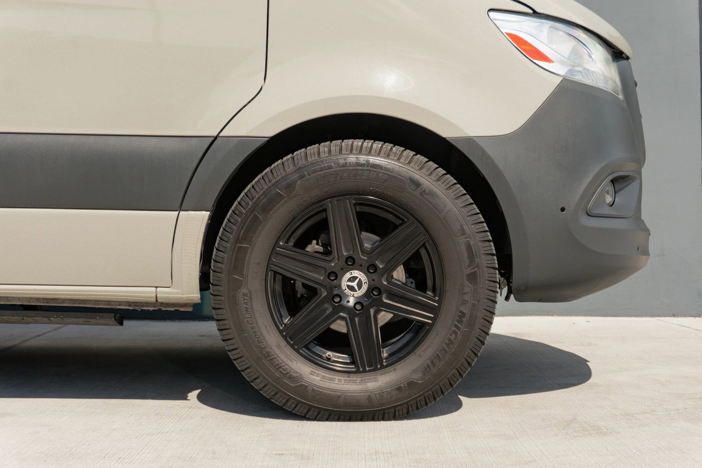 Used 2021 Mercedes-Benz Sprinter 2500 image 34