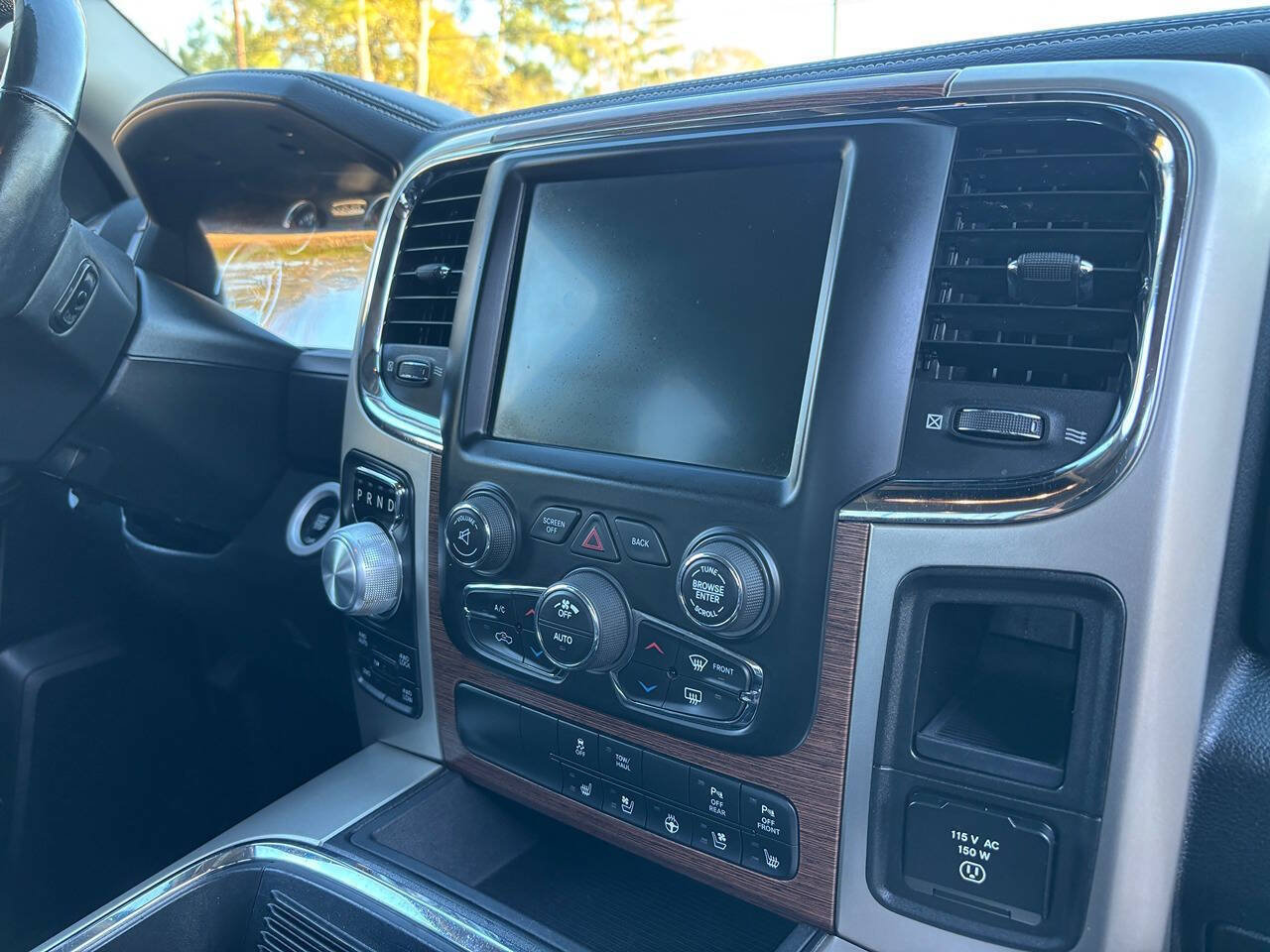 Used 2017 RAM 1500 Laramie w/ Convenience Group AWD/4WD image 43