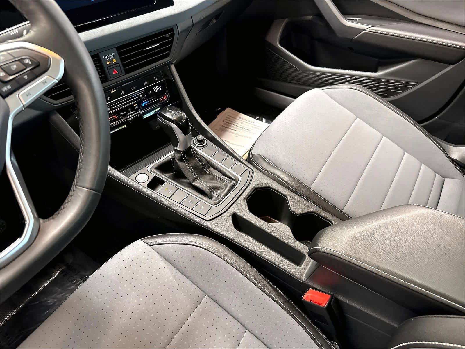 Certified 2026 Volkswagen Jetta SE w/ Black Wheel Package FWD image 20