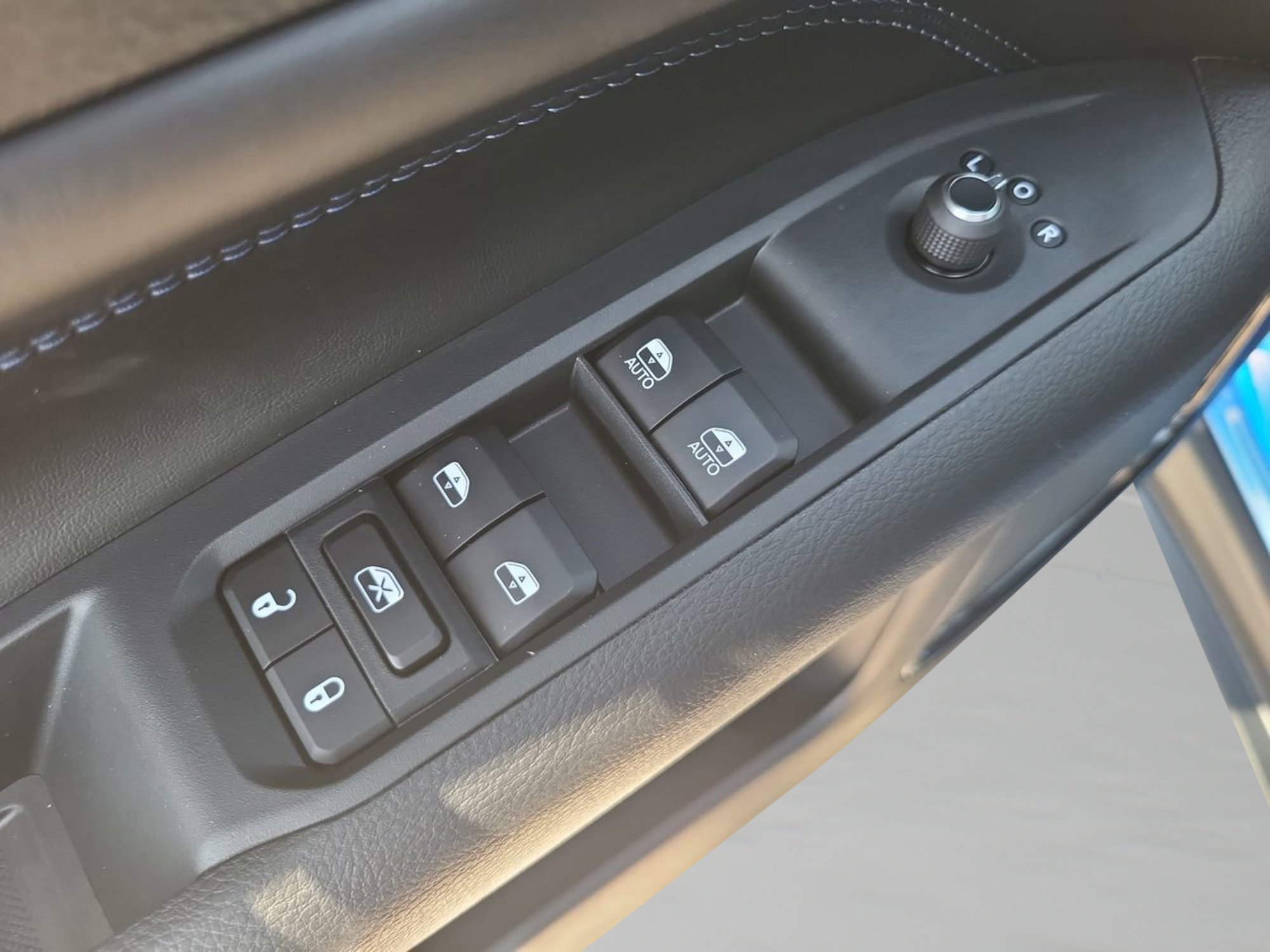 New 2026 Jeep Compass Latitude image 24