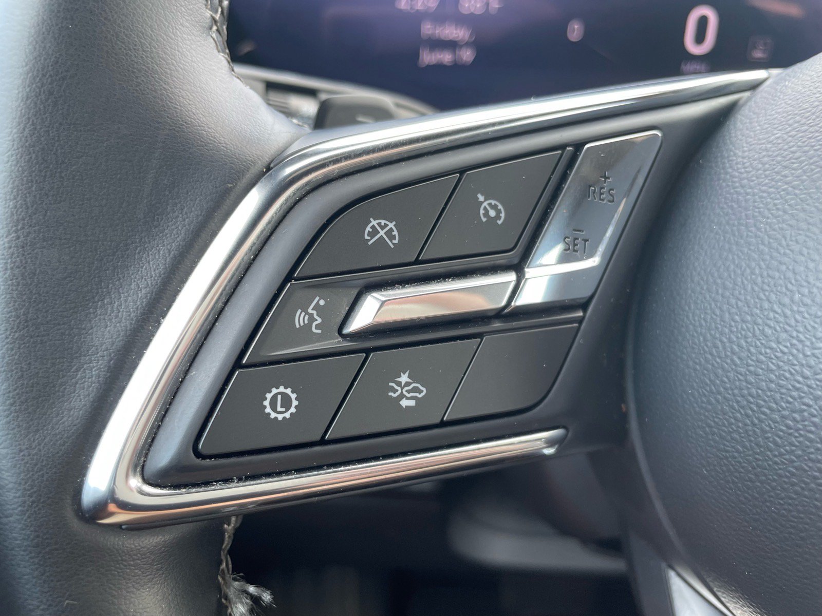 Used 2025 Buick Enclave Preferred FWD image 18