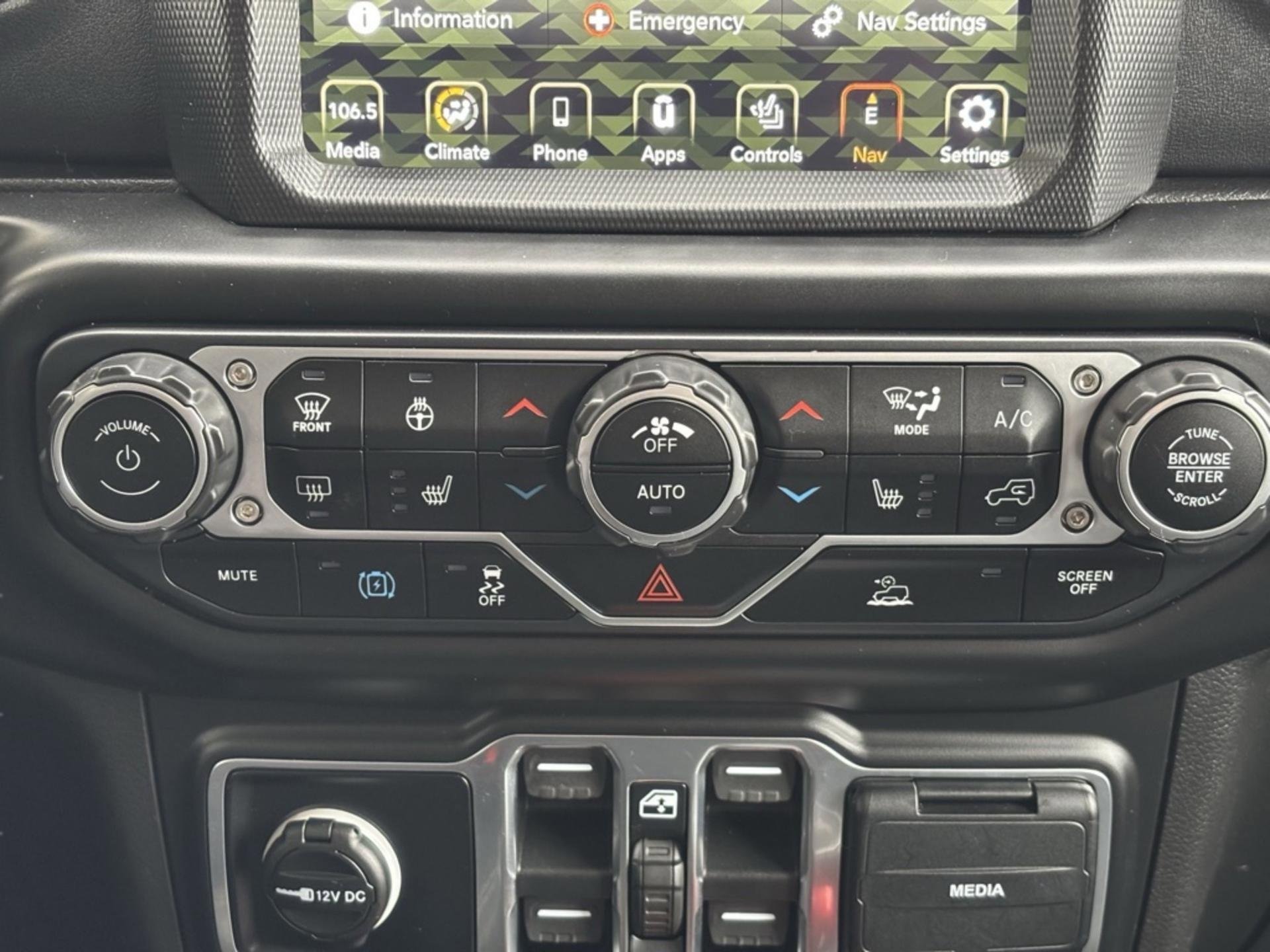 Used 2021 Jeep Wrangler Unlimited Sahara w/ Cold Weather Group image 19