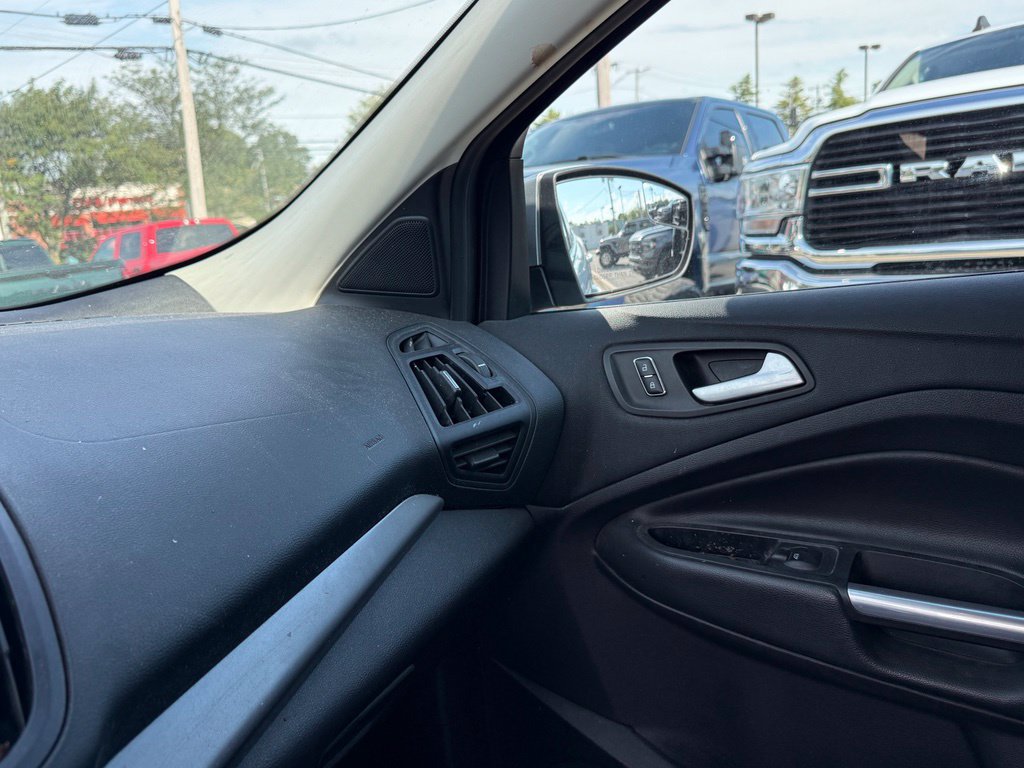 Used 2015 Ford Escape SE FWD image 22