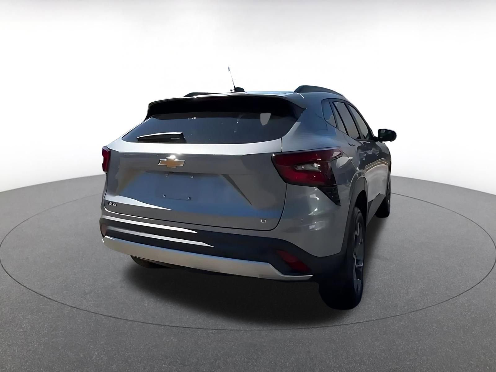 Used 2025 Chevrolet Trax LT w/ LT Convenience Package image 14