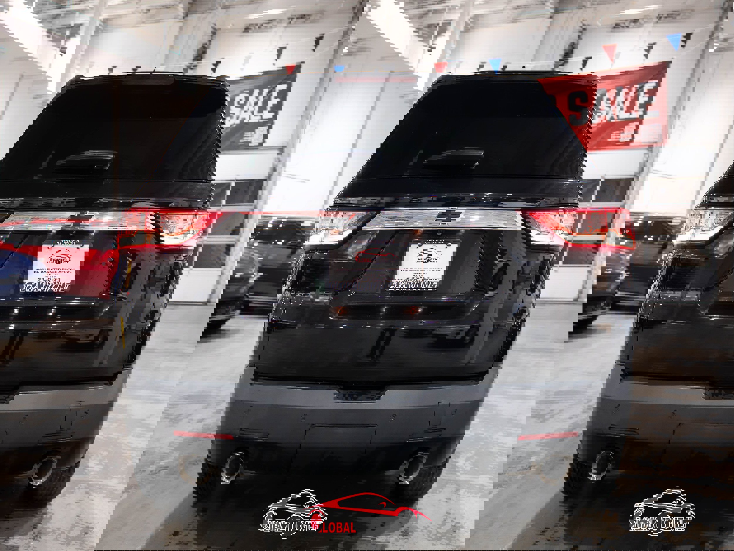 Used 2020 Chevrolet Traverse LT w/ Driver Confidence II Package image 6