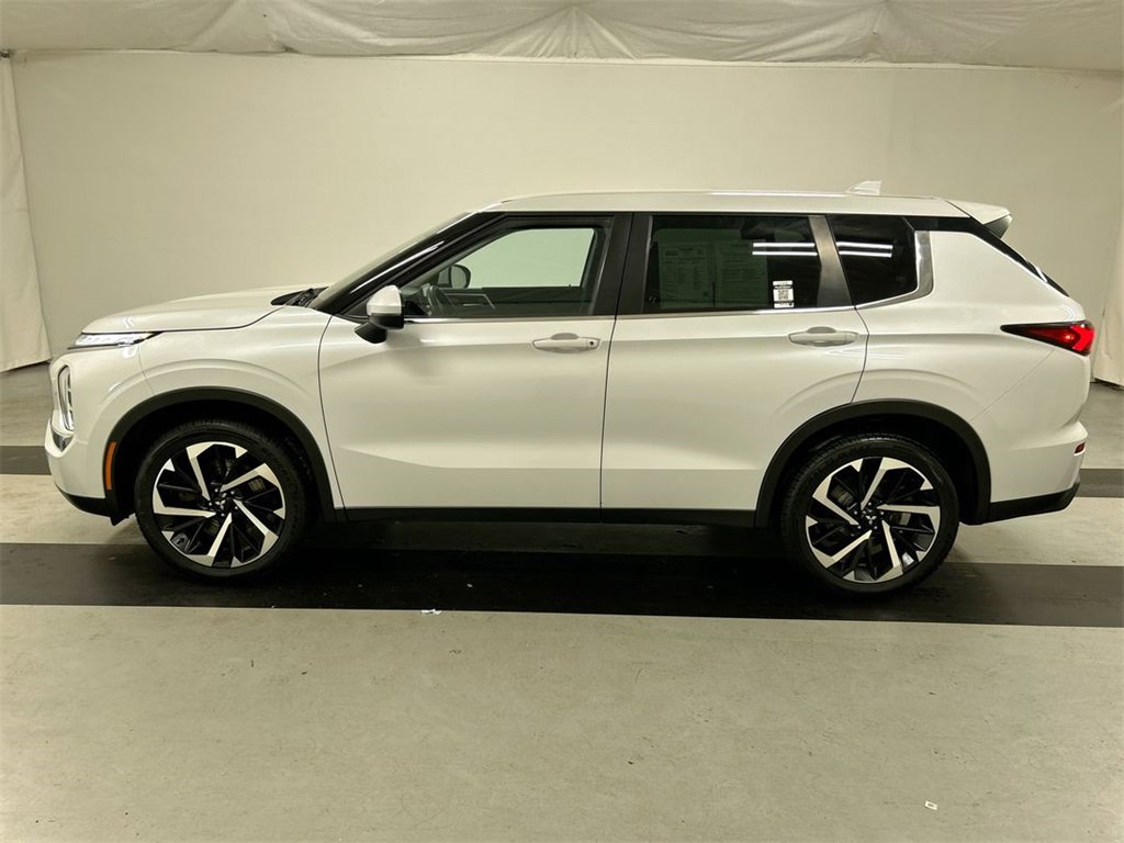 Used 2022 Mitsubishi Outlander ES image 6