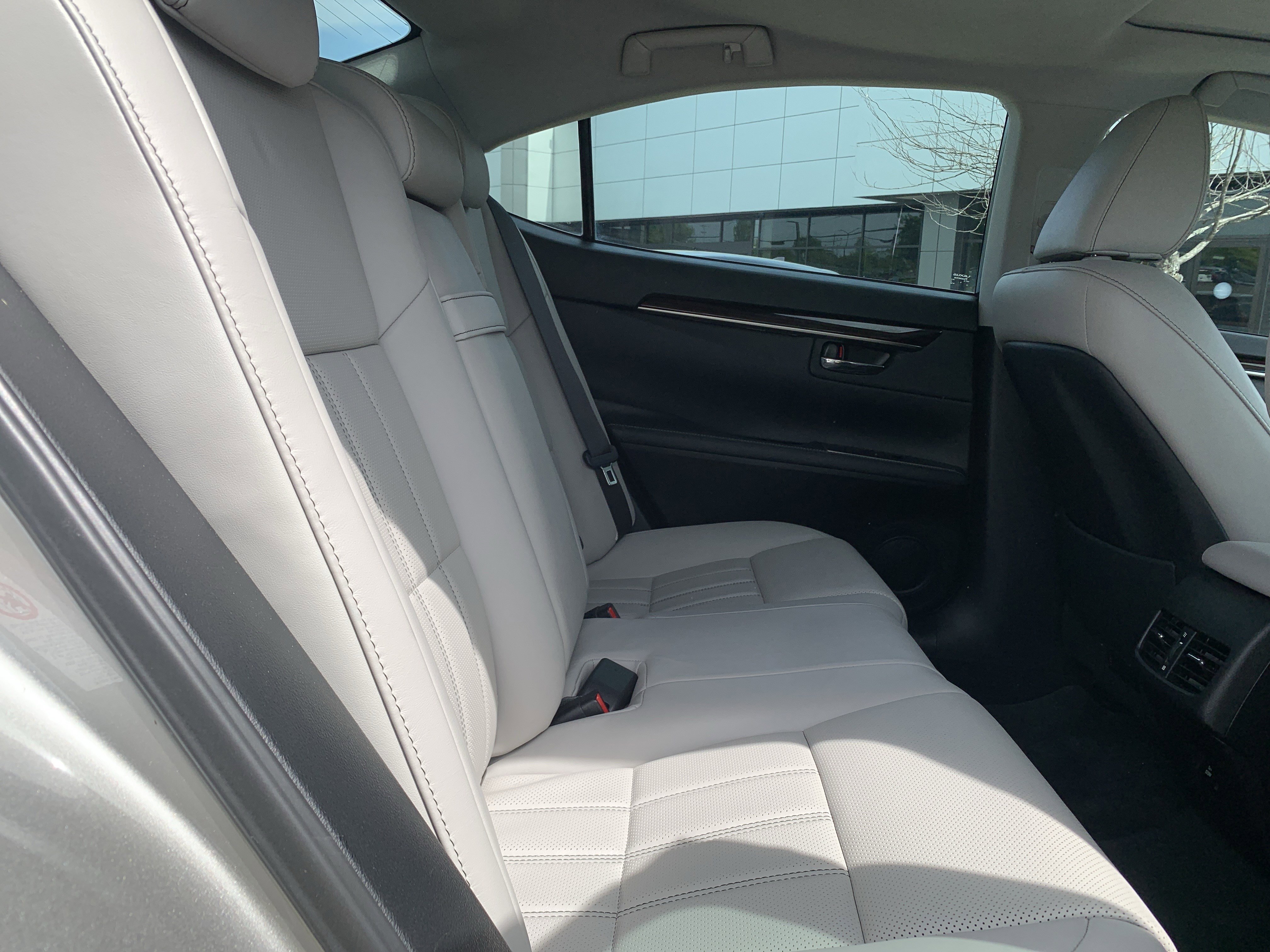 Used 2017 Lexus ES 350 w/ Luxury Package image 29