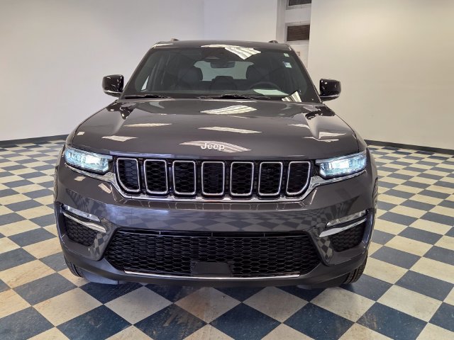 Used 2025 Jeep Grand Cherokee Limited RWD image 2