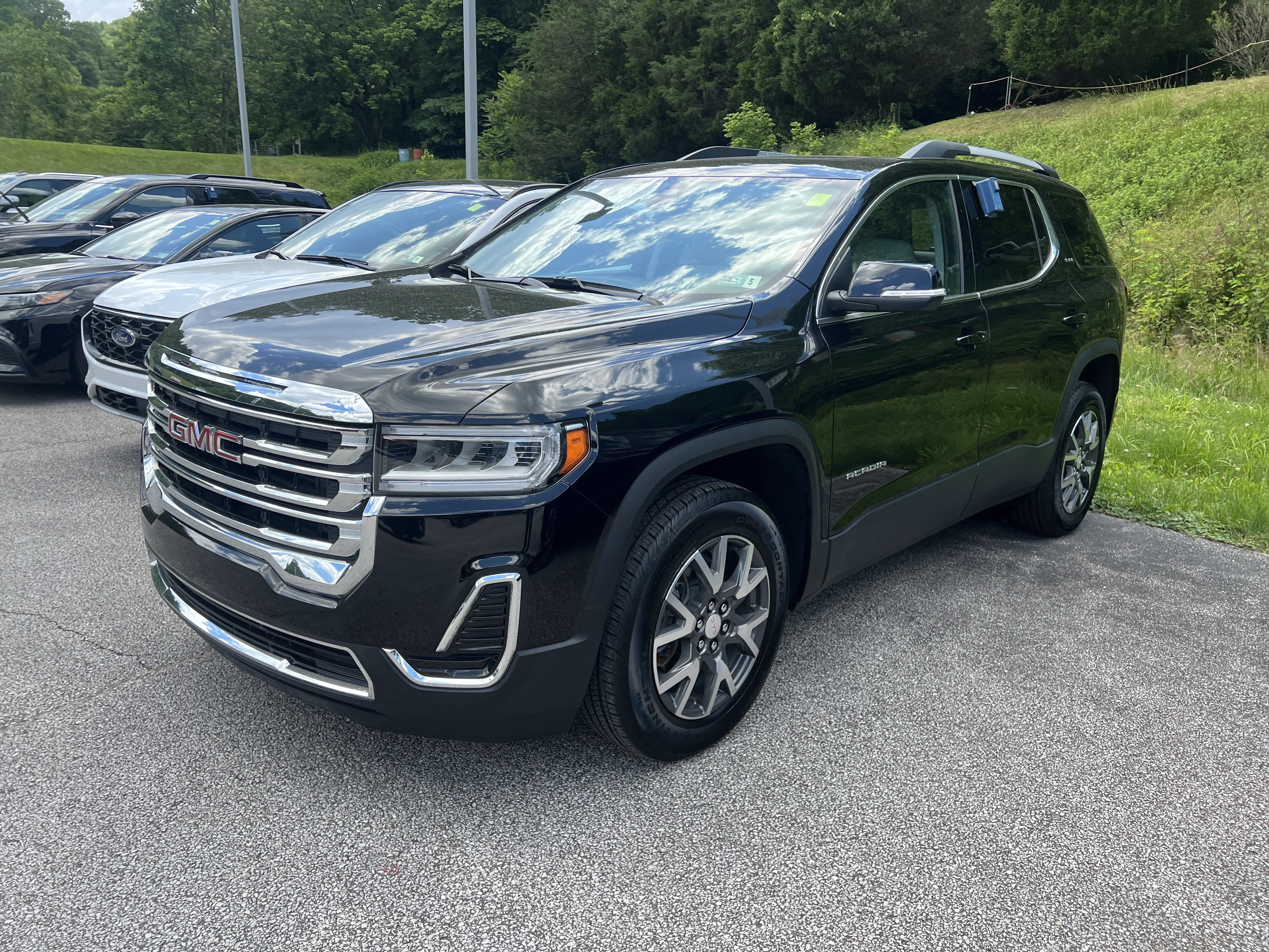 Used 2023 GMC Acadia SLE w/ Driver Convenience Package AWD/4WD image 6