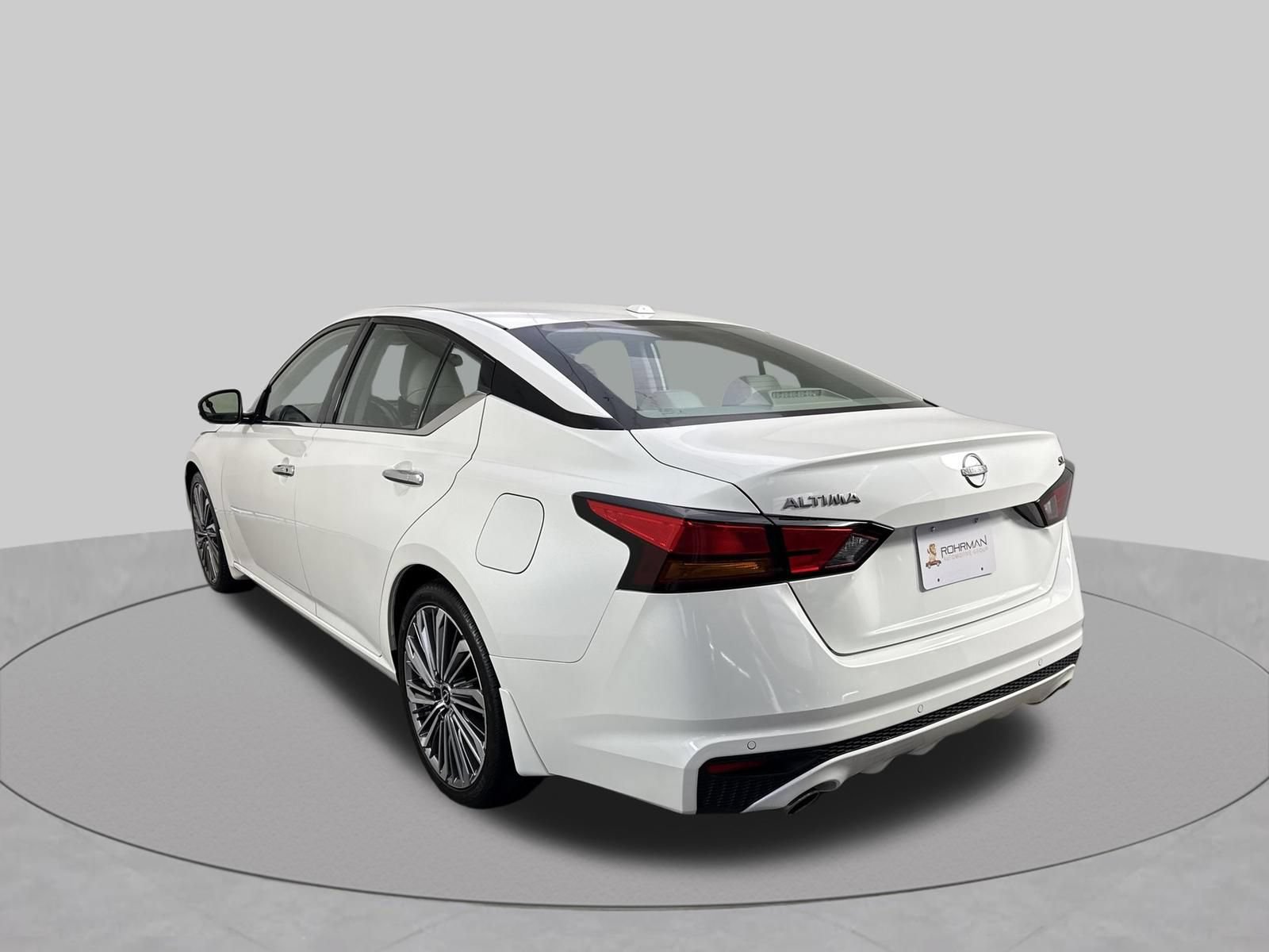Used 2024 Nissan Altima 2.5 SL FWD image 33