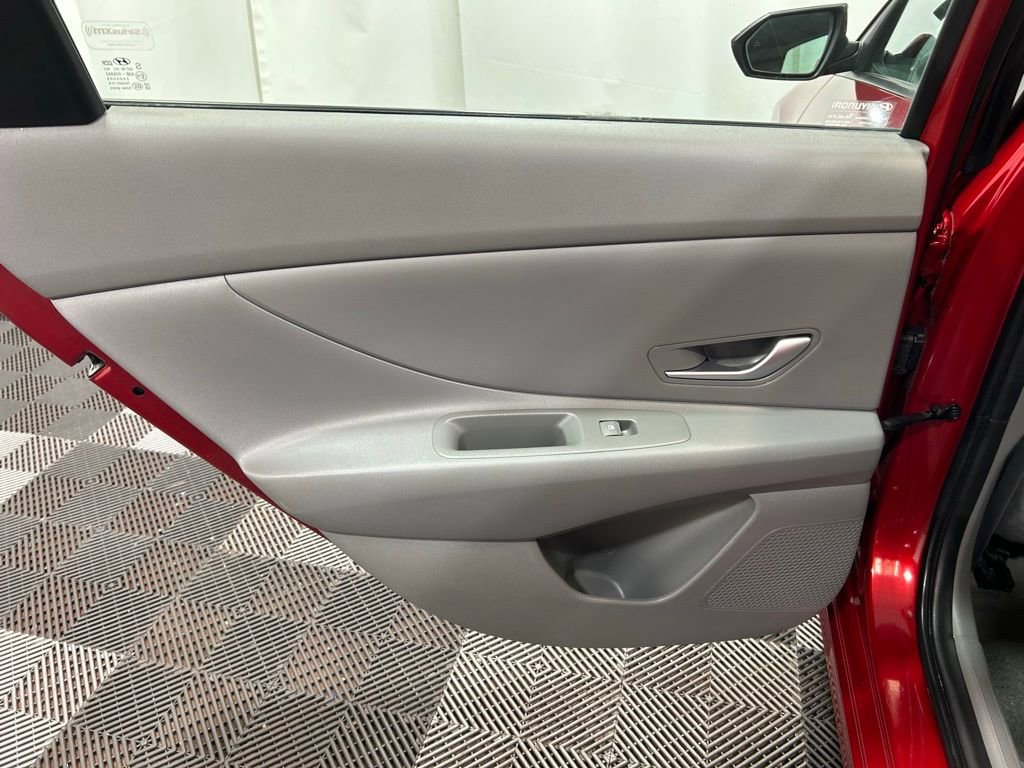 Used 2024 Hyundai Elantra SEL image 16