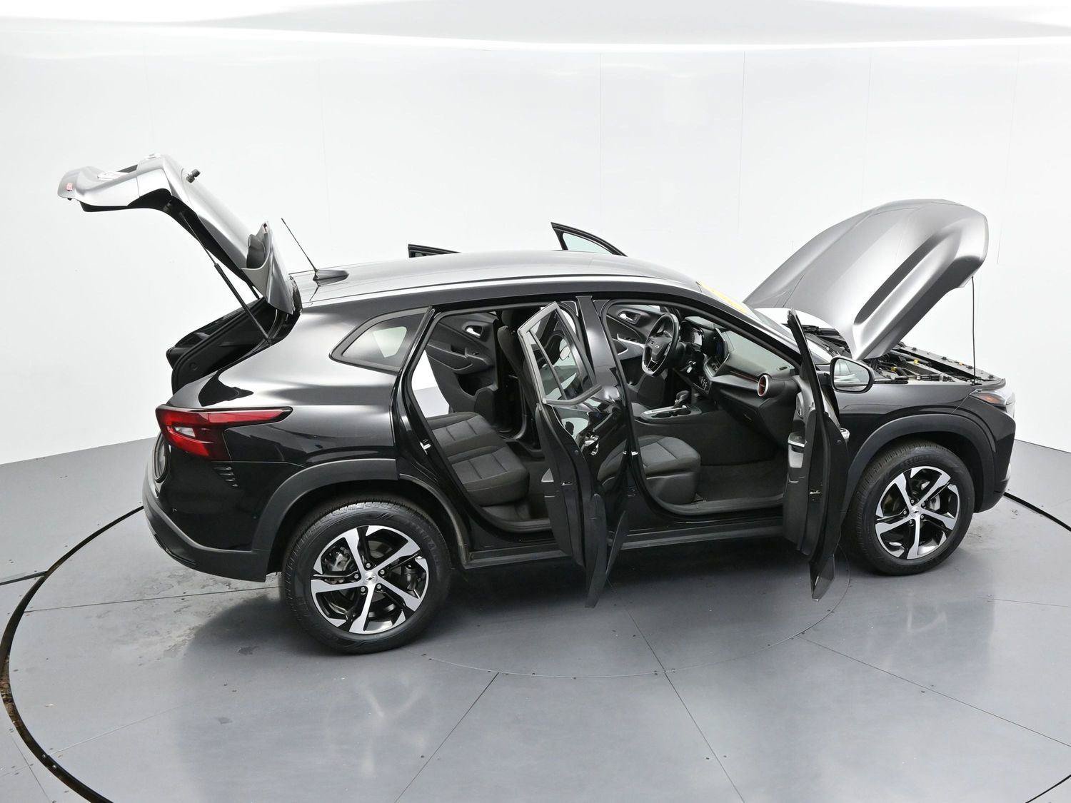 Used 2024 Chevrolet Trax RS w/ Driver Confidence Package FWD image 37