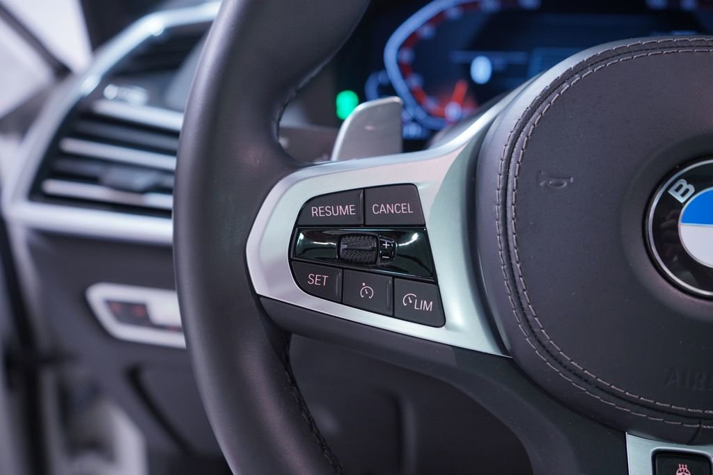 Used 2022 BMW X7 xDrive40i w/ M Sport Package image 21