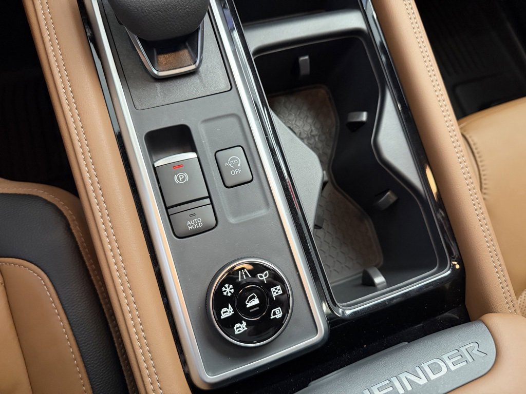 New 2025 Nissan Pathfinder Platinum w/ Cargo Package image 27