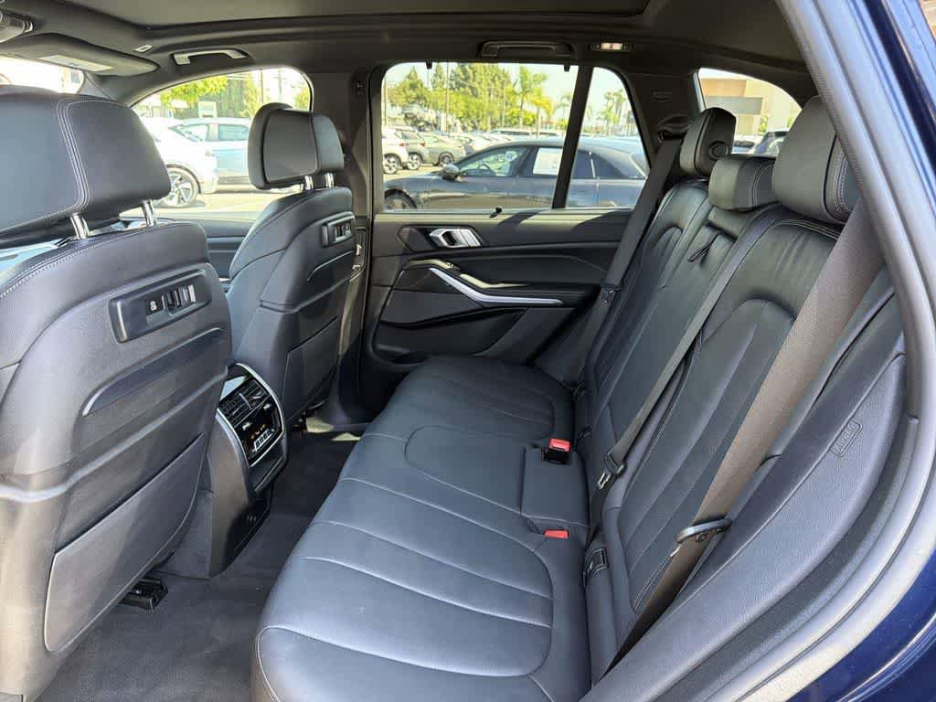 Used 2021 BMW X5 M50i w/ Executive Package image 30