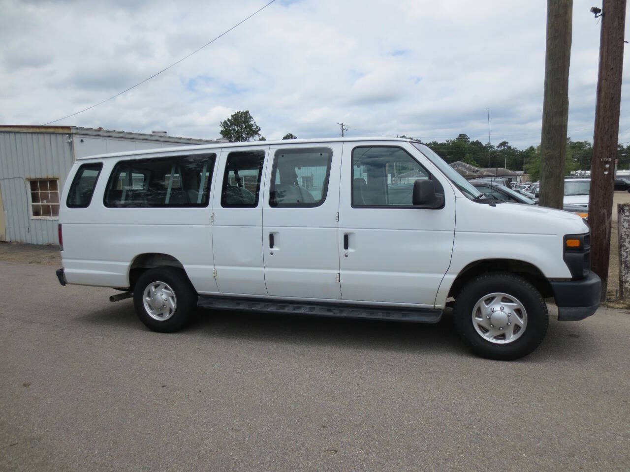 Used 2008 Ford E-350 and Econoline 350 XL RWD image 4