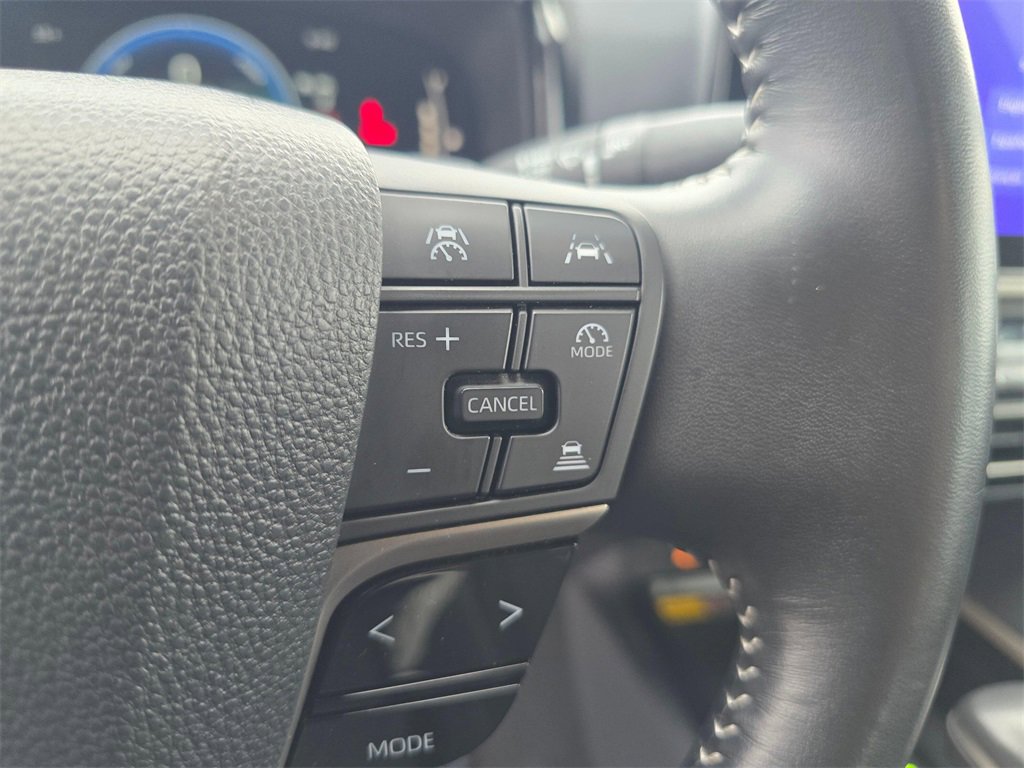 Used 2025 Toyota Camry SE image 23