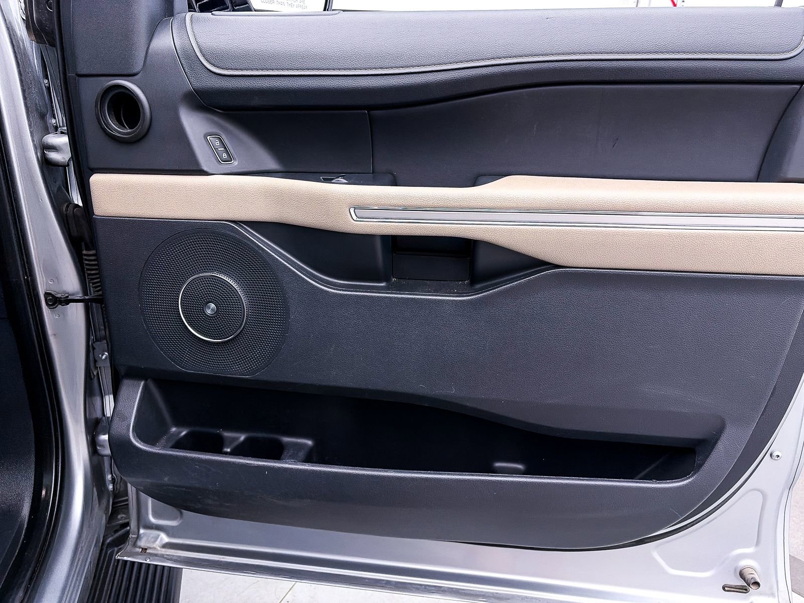 Used 2024 Ford Expedition Max Limited image 39