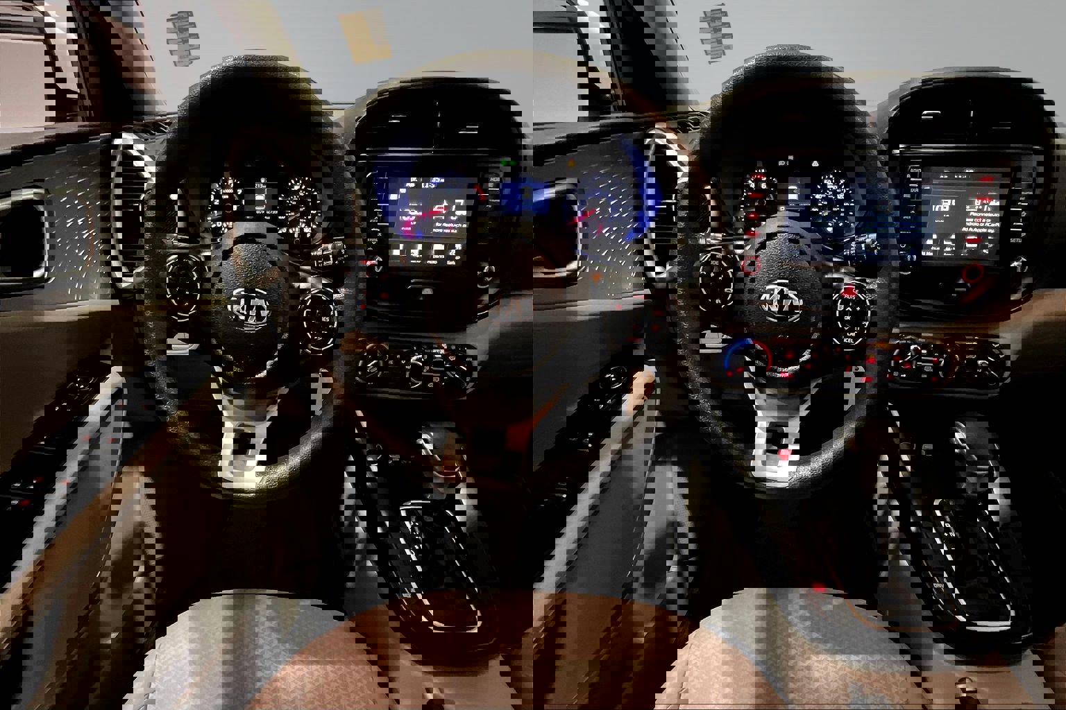 Used 2020 Kia Soul LX image 8