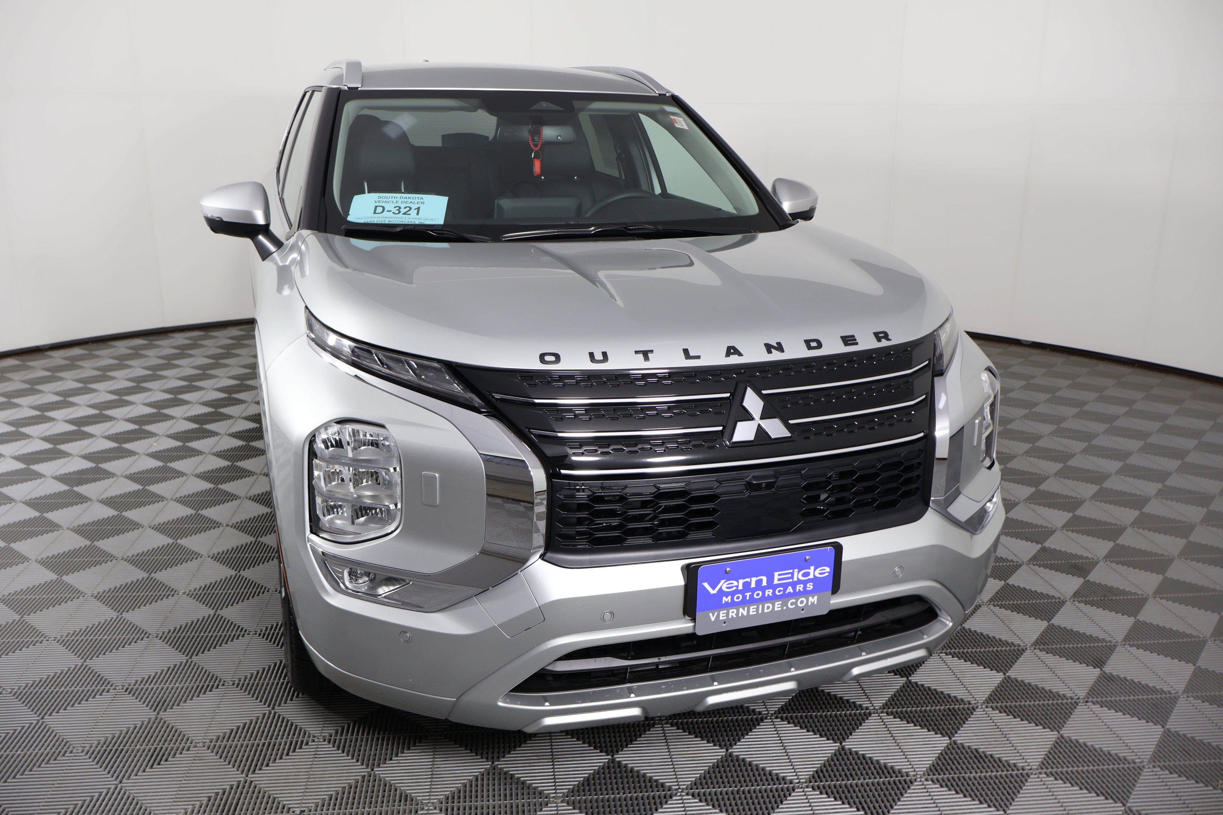 Used 2024 Mitsubishi Outlander SEL image 3