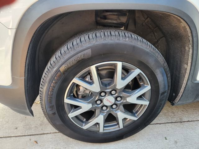Used 2021 GMC Acadia SLE w/ Driver Convenience Package FWD image 9