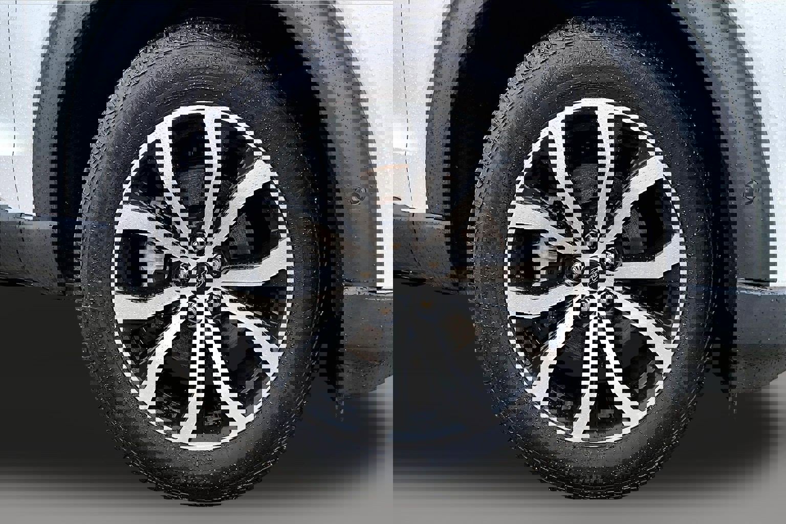 Used 2020 Ford Explorer ST w/ Premium Technology Package image 9