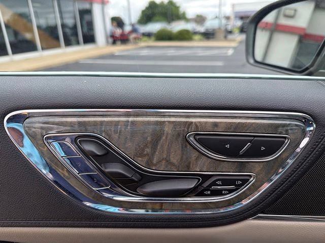 Used 2017 Lincoln Continental Reserve AWD/4WD image 7