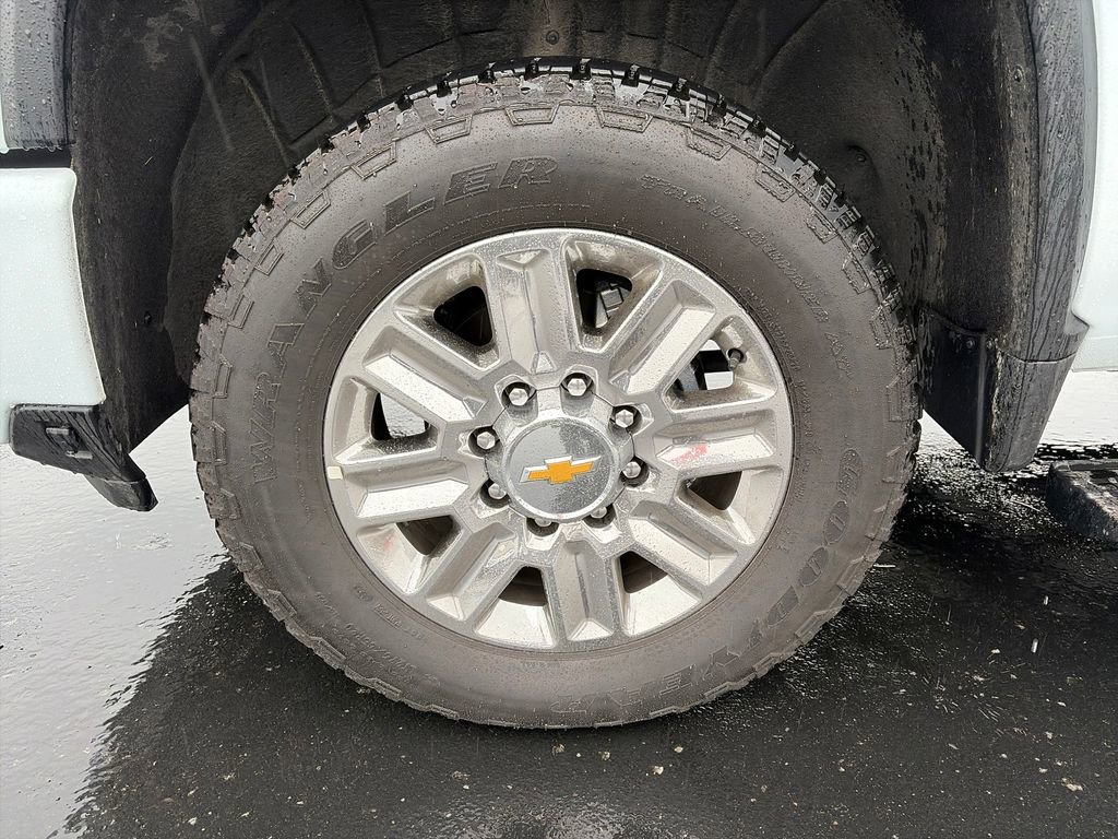 Used 2026 Chevrolet Silverado 3500 High Country w/ High Country Premium Package AWD/4WD image 28