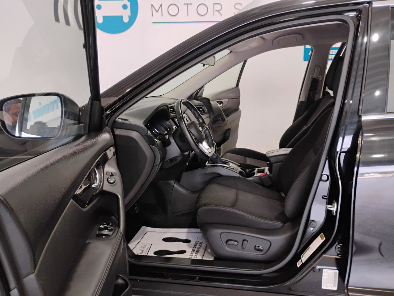 Used 2019 Nissan Rogue SV FWD image 9