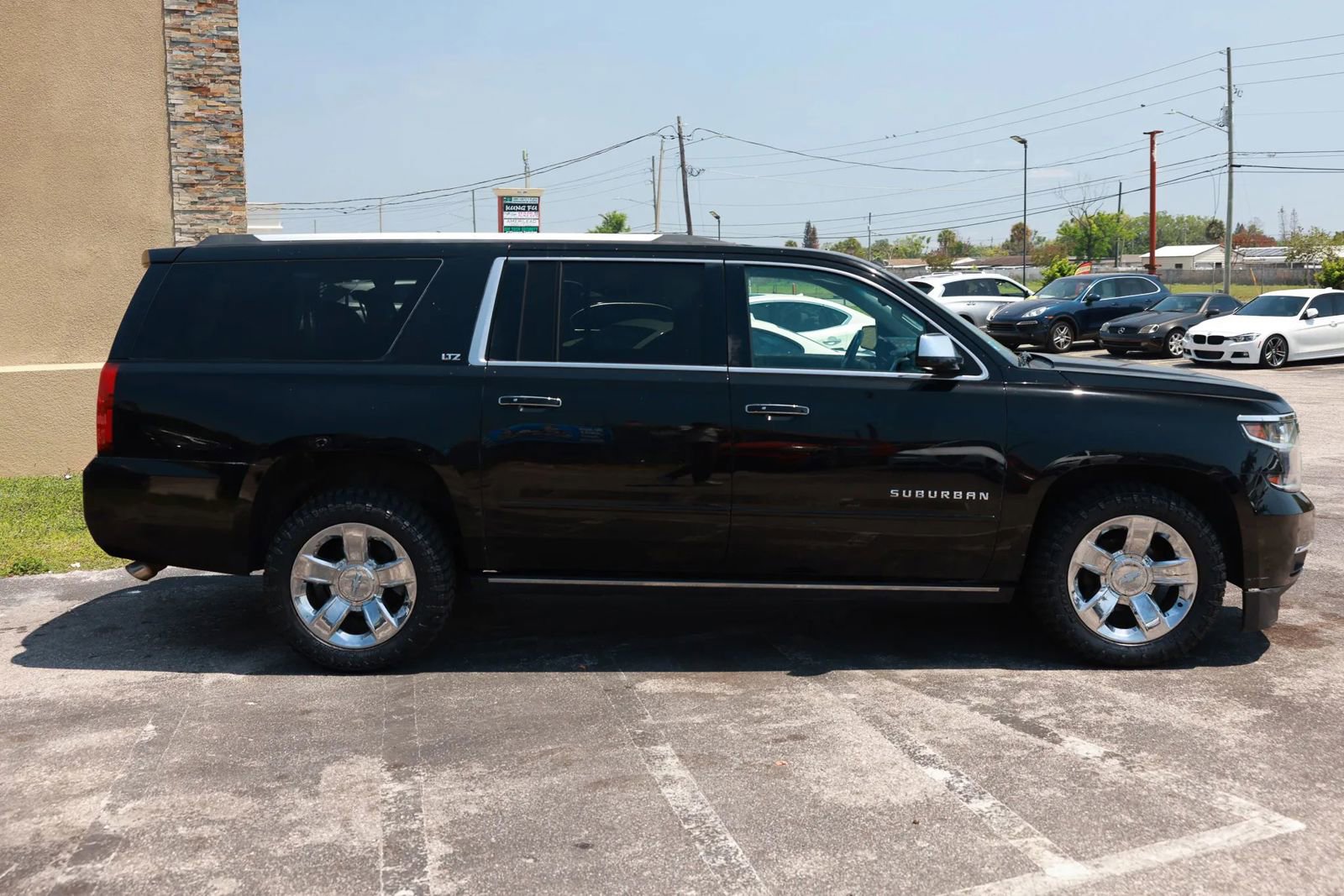 Used 2015 Chevrolet Suburban LTZ AWD/4WD image 8
