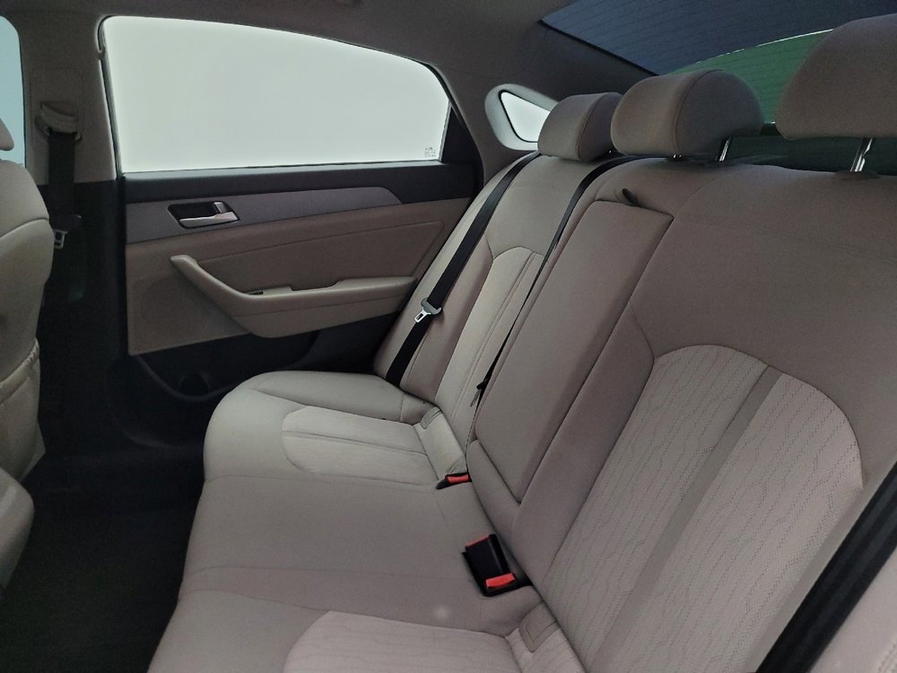 Used 2016 Hyundai Sonata SE image 18