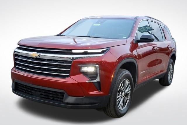 Used 2025 Chevrolet Traverse LT image 5