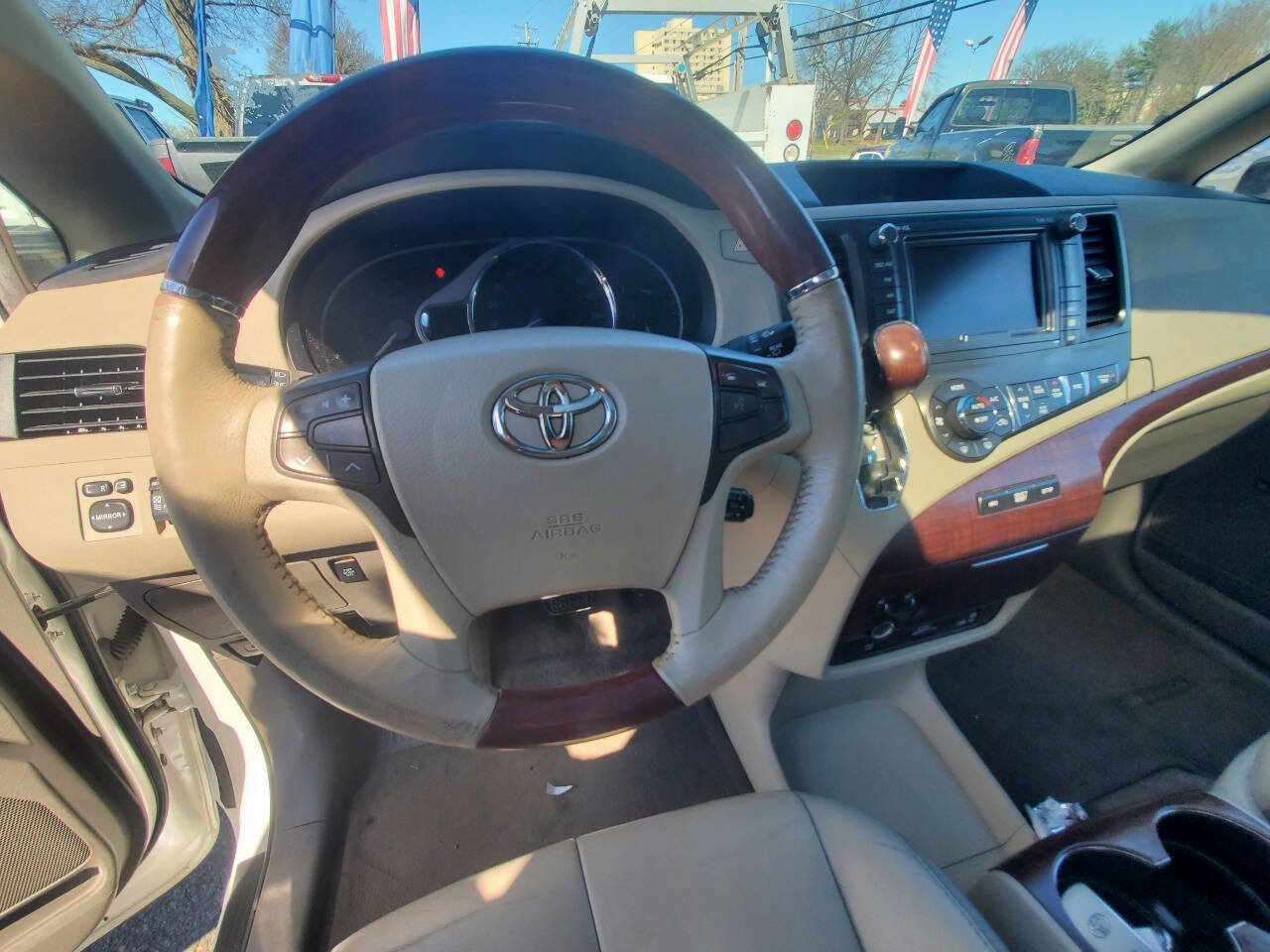 Used 2012 Toyota Sienna Limited w/ Premium Pkg AWD/4WD image 14