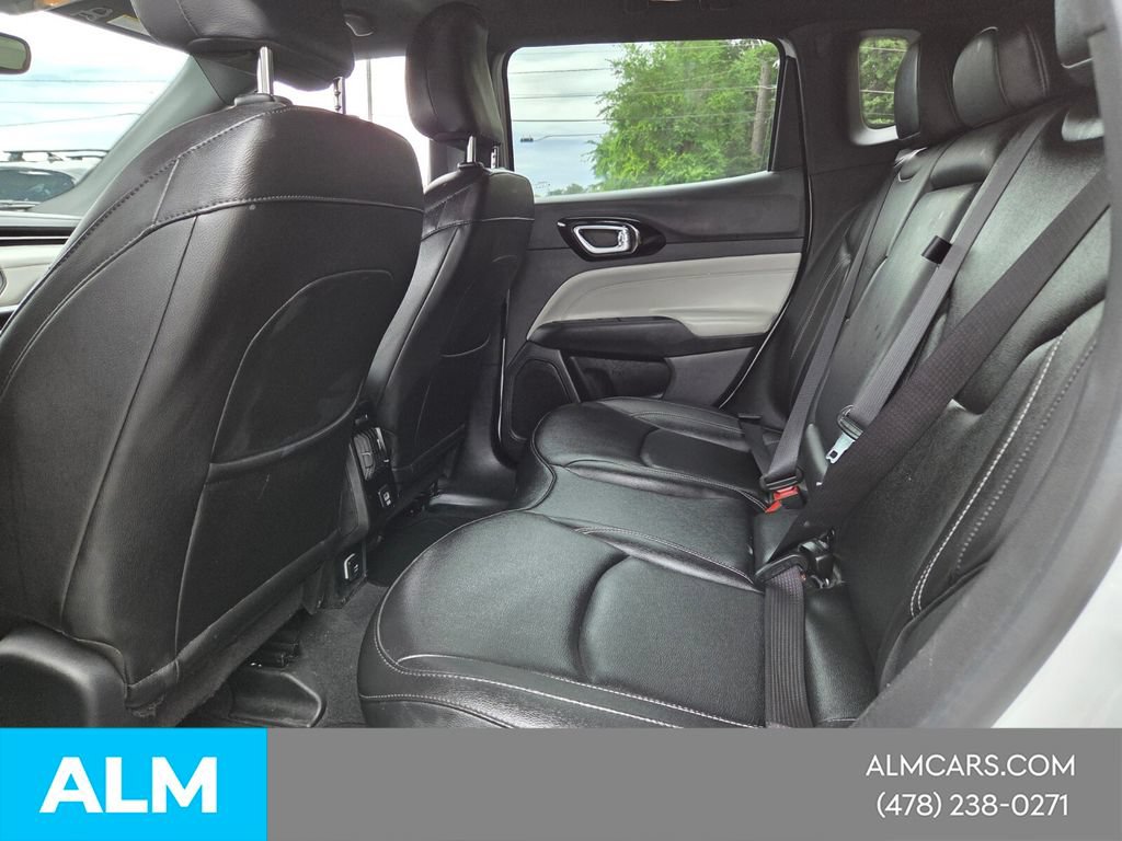 Used 2025 Jeep Compass Limited AWD/4WD image 5