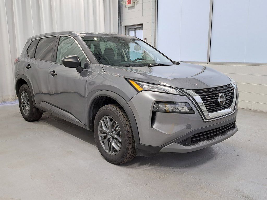 Used 2023 Nissan Rogue S image 4