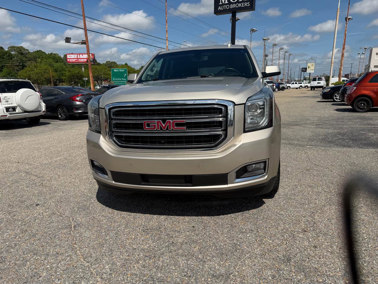 Used 2017 GMC Yukon SLE w/ SLE Value Package image 7