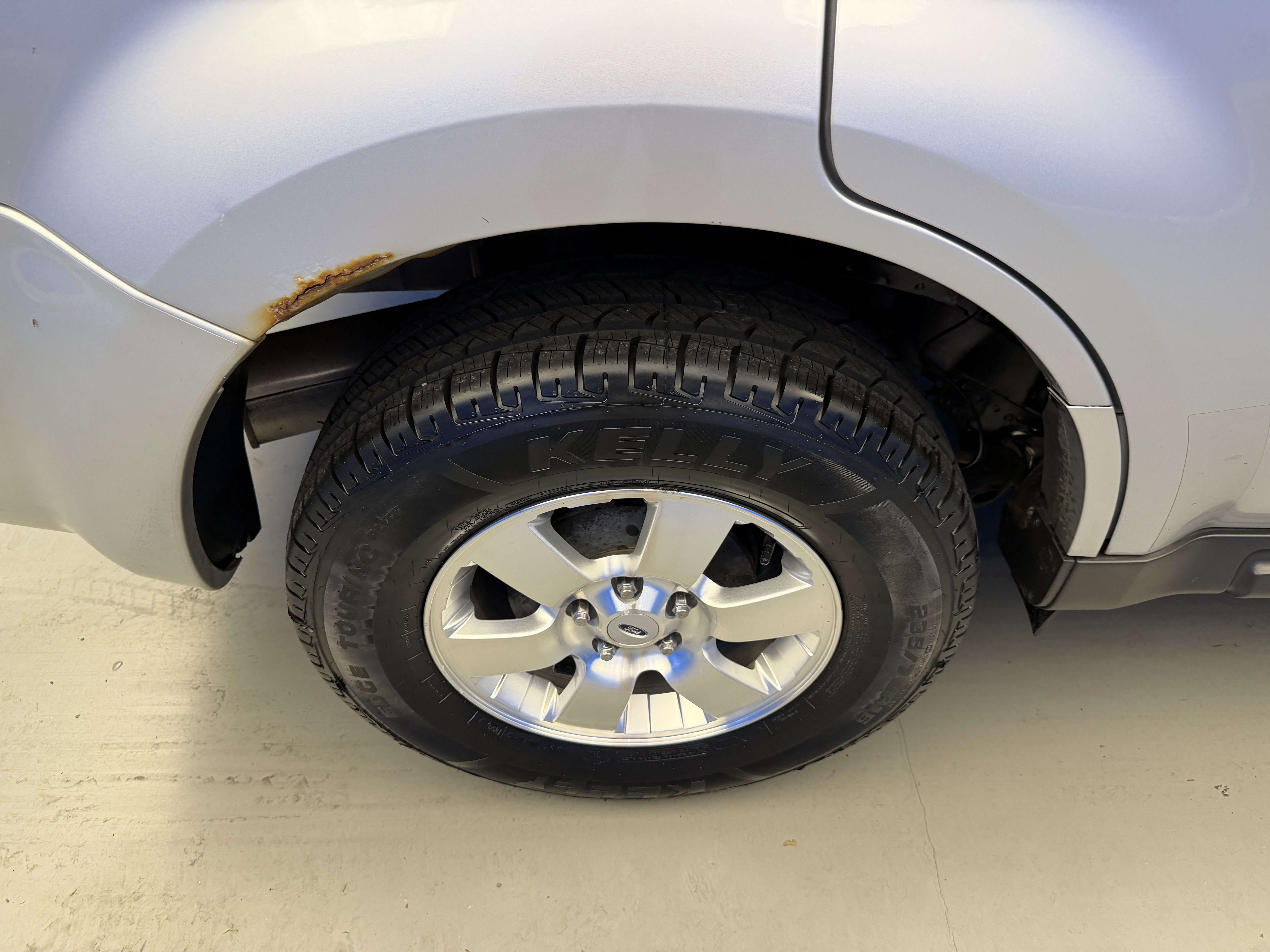 Used 2012 Ford Escape Limited FWD image 8