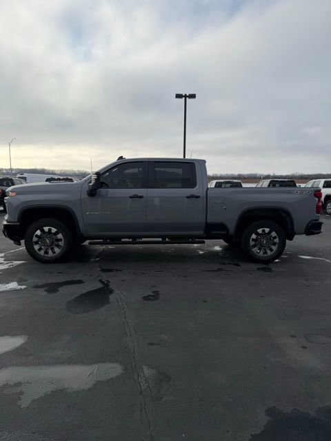 Used 2025 Chevrolet Silverado 2500 Custom image 5