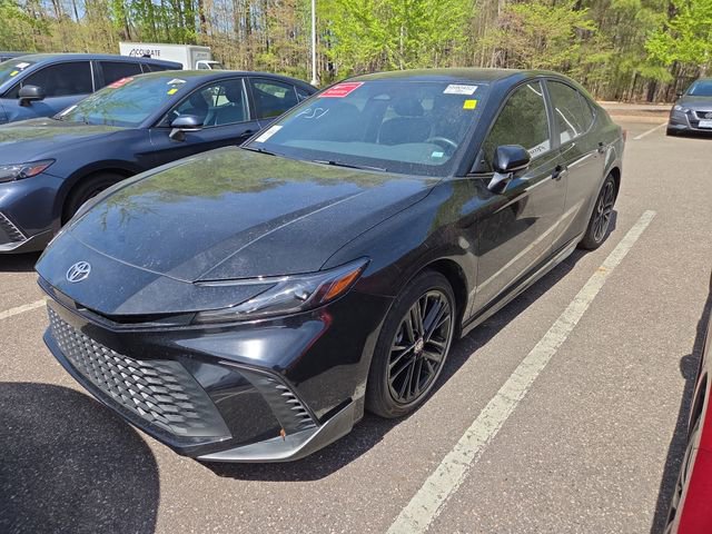 Used 2025 Toyota Camry SE image 7