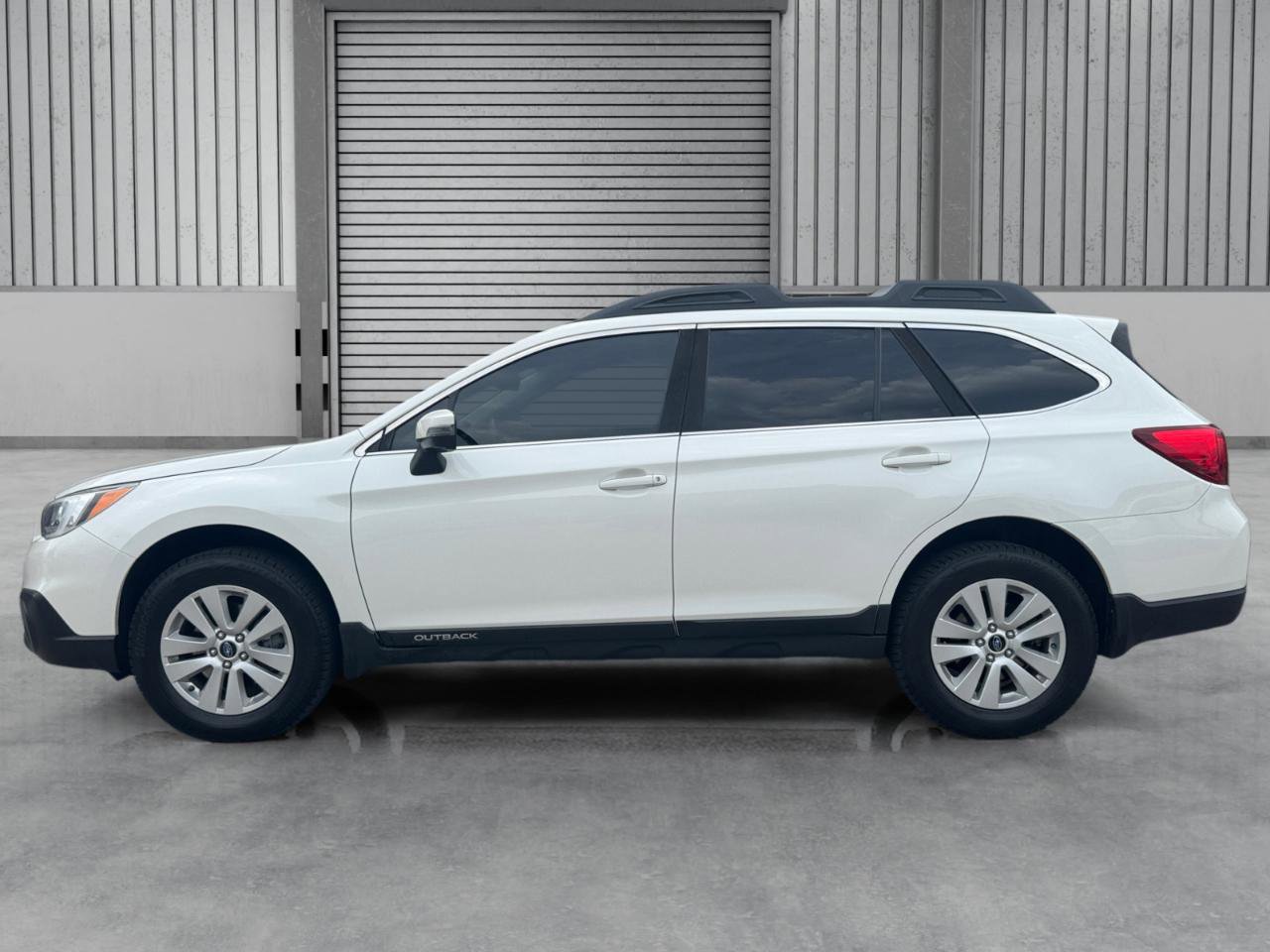 Used 2017 Subaru Outback 2.5i Premium AWD/4WD image 2