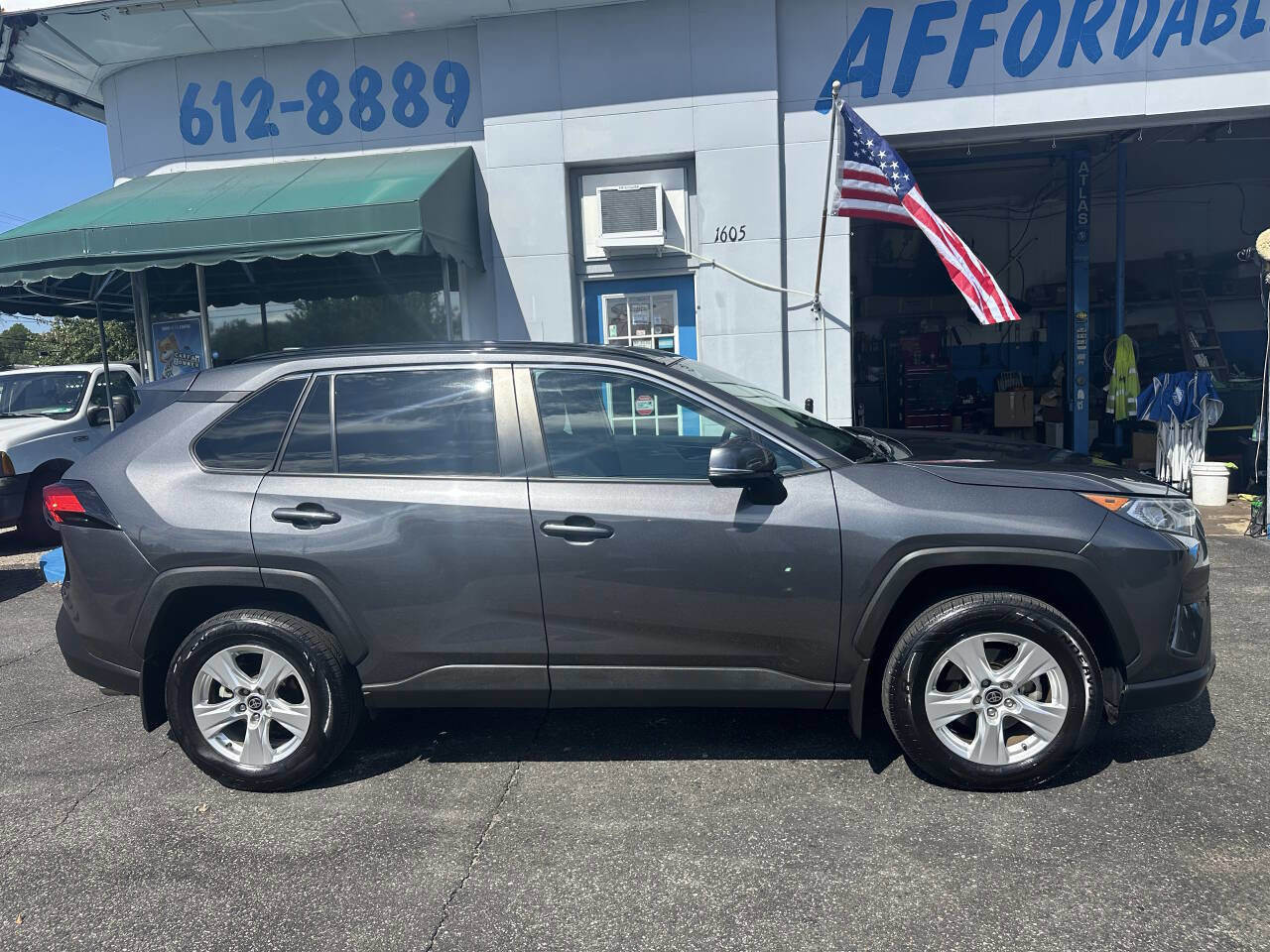 Used 2021 Toyota RAV4 XLE w/ Convenience Package image 7