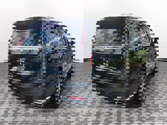 Certified 2024 Cadillac Escalade ESV Premium Luxury Platinum image 6