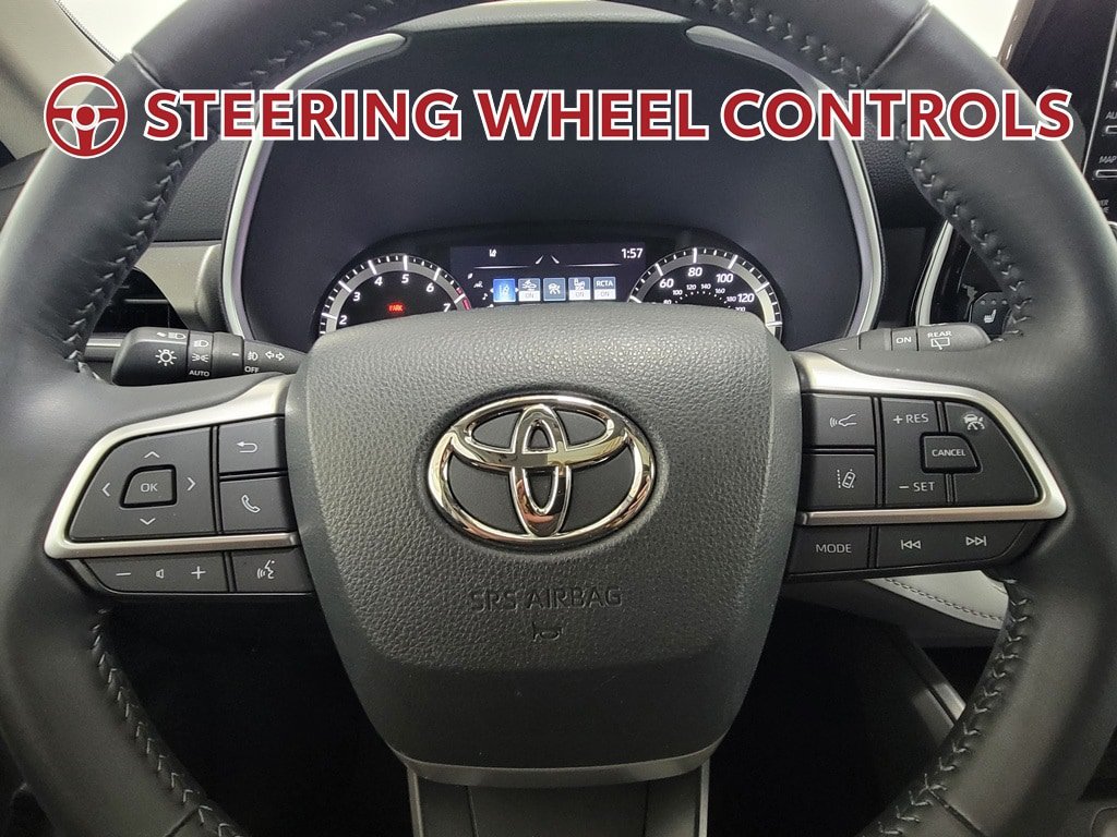 Used 2022 Toyota Highlander XLE AWD/4WD image 18
