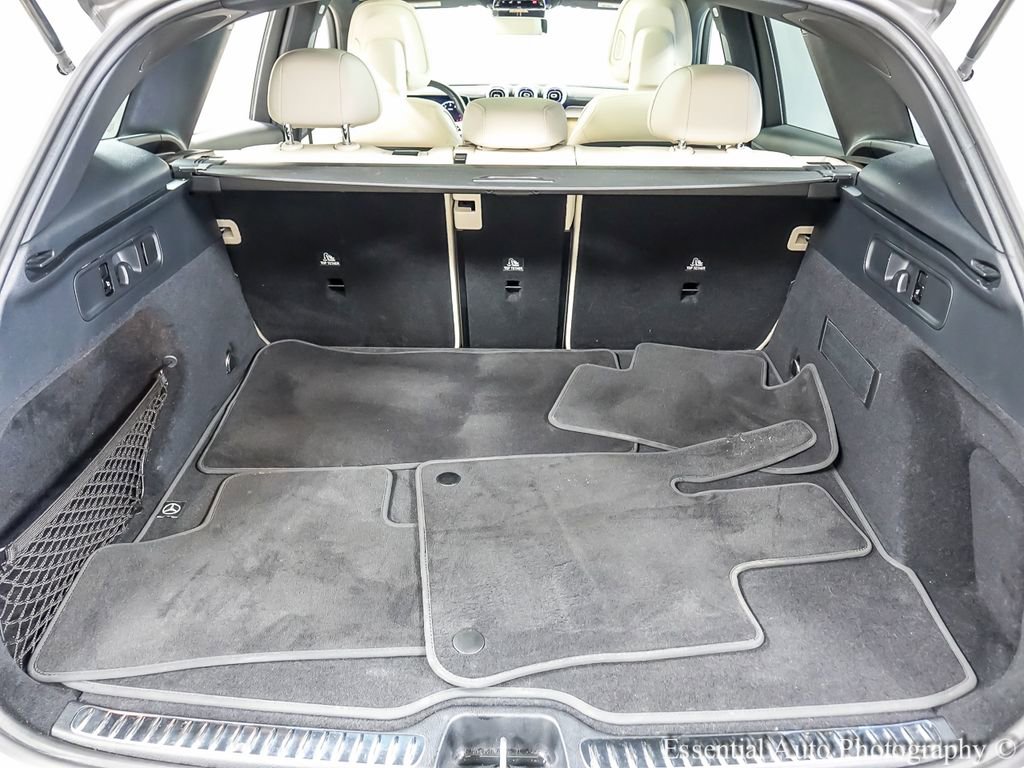 Used 2023 Mercedes-Benz GLC 300 4MATIC w/ Exclusive Trim Package image 22