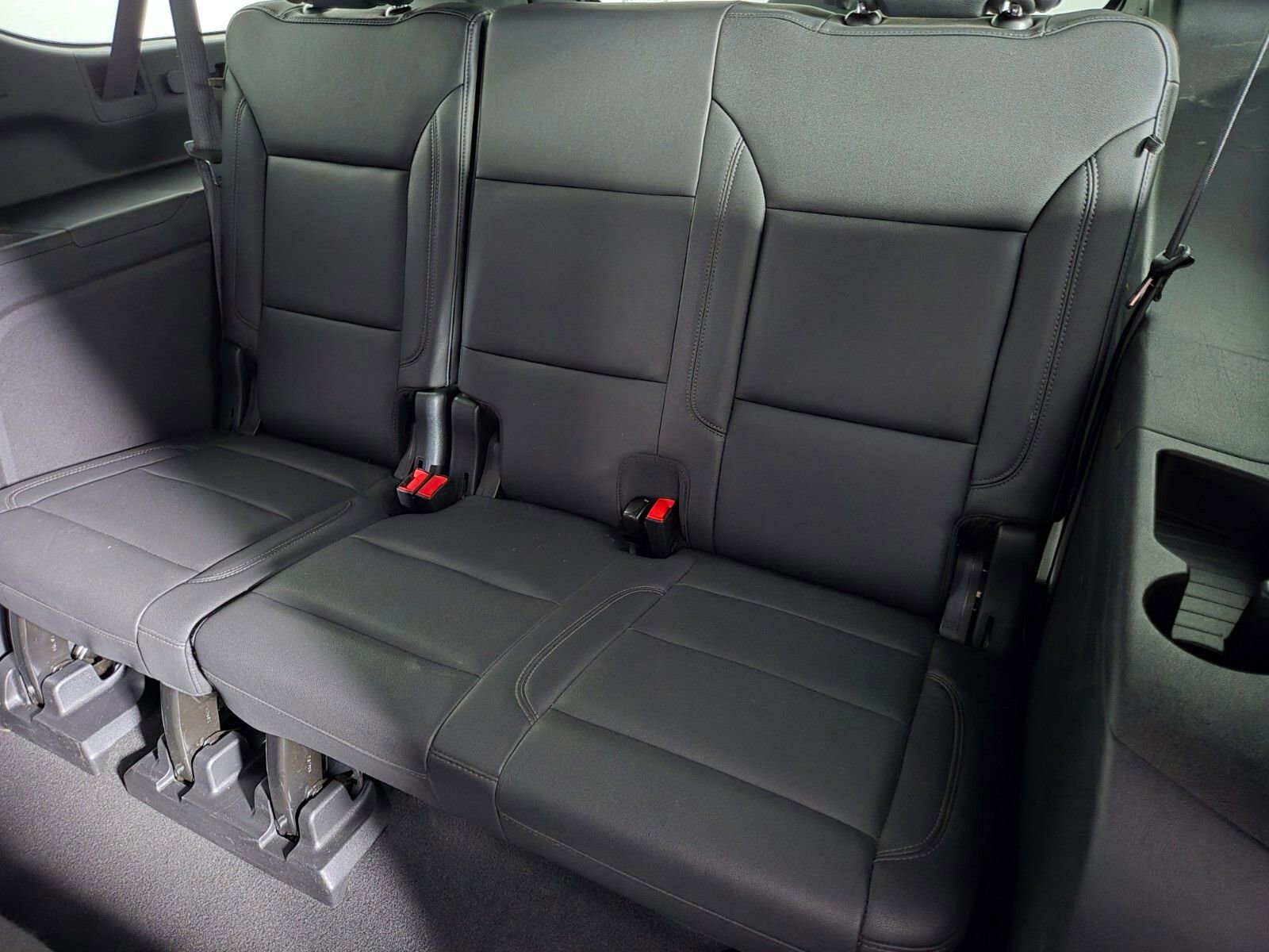 Used 2024 Chevrolet Suburban LT RWD image 12