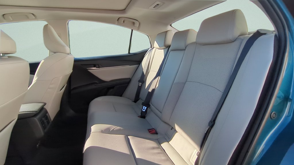 Used 2025 Toyota Camry XLE w/ Premium Plus Package FWD image 9