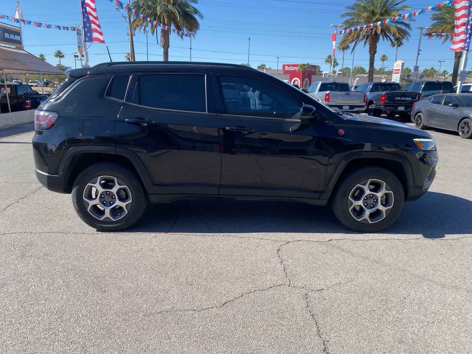 Used 2022 Jeep Compass Trailhawk w/ Trailhawk Elite Group AWD/4WD image 4
