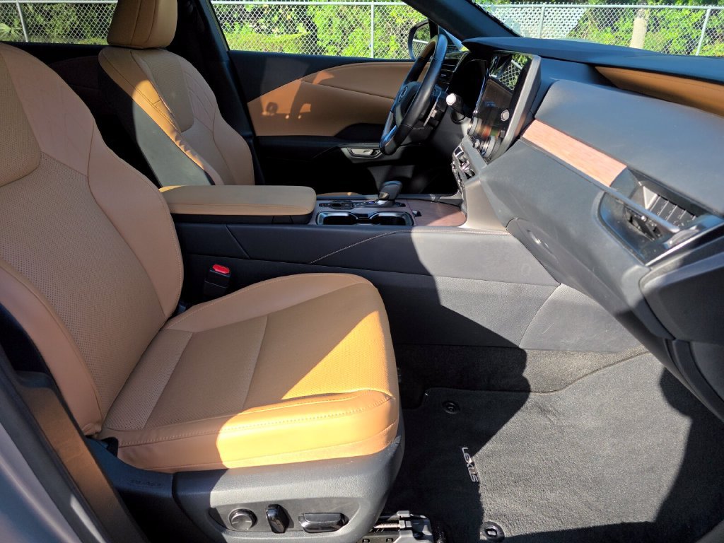 Used 2024 Lexus RX 350 Premium w/ Accessory Package (Z1) FWD image 14